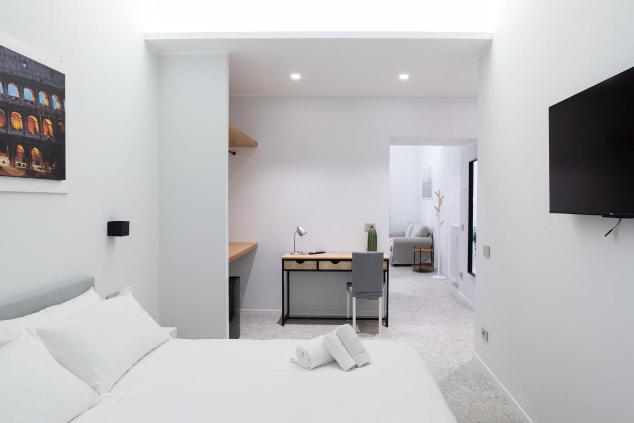 White Home Suite And Rooms โรม ภายนอก รูปภาพ