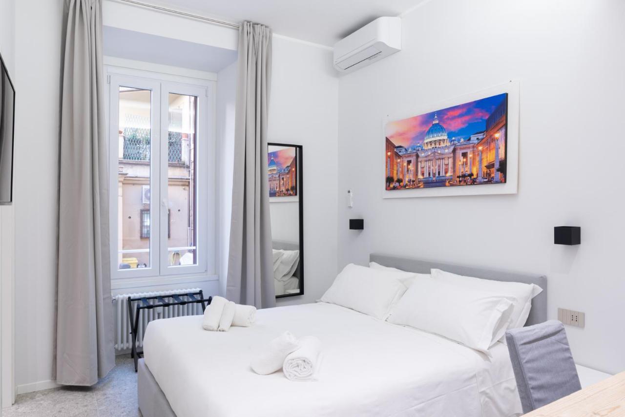 White Home Suite And Rooms โรม ภายนอก รูปภาพ