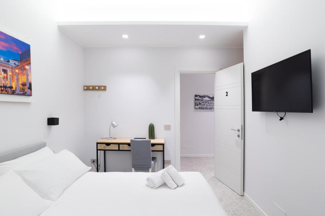 White Home Suite And Rooms โรม ภายนอก รูปภาพ