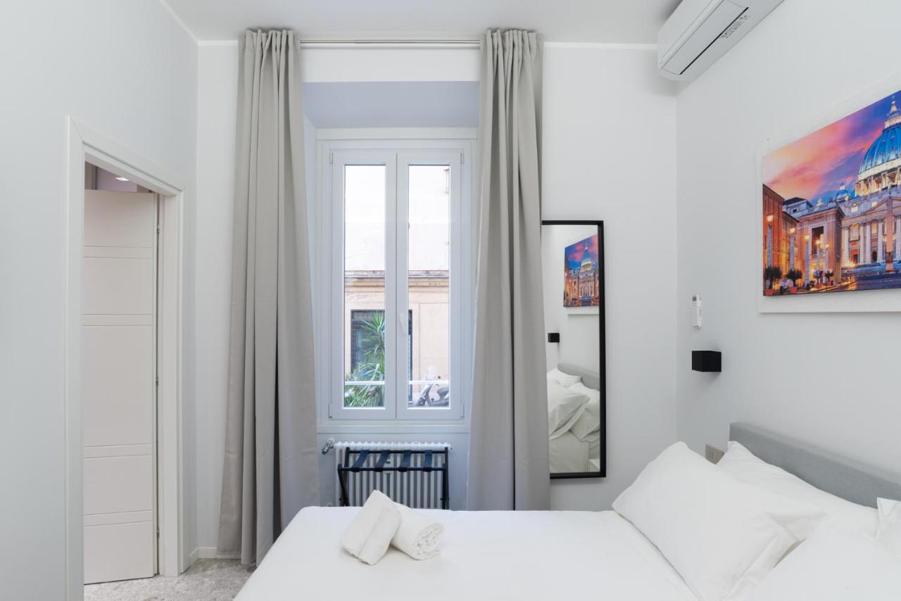 White Home Suite And Rooms โรม ภายนอก รูปภาพ