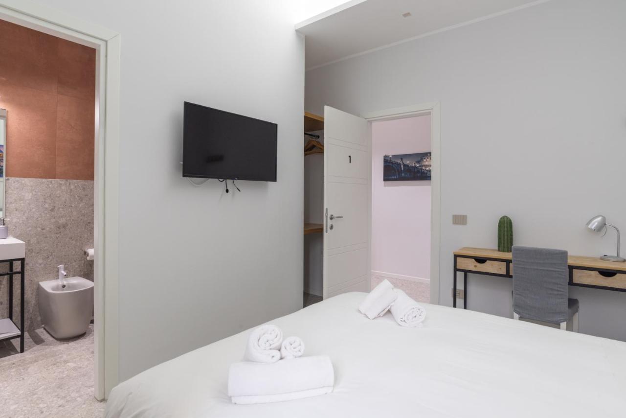 White Home Suite And Rooms โรม ภายนอก รูปภาพ